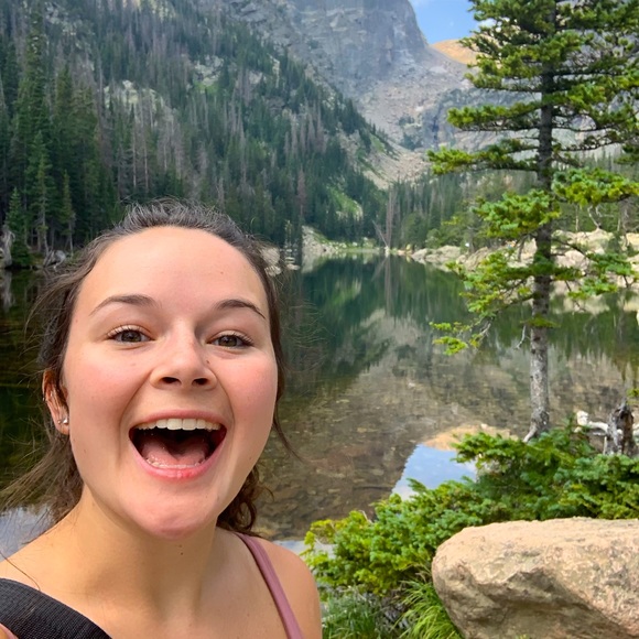 Meet your Posher, Gretchen - Picture 1 of 7